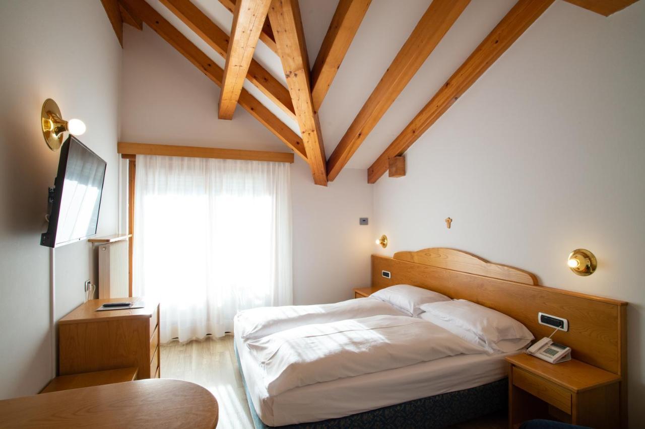 Hotel Europeo Alpine Charme & Wellness Пинцоло Экстерьер фото