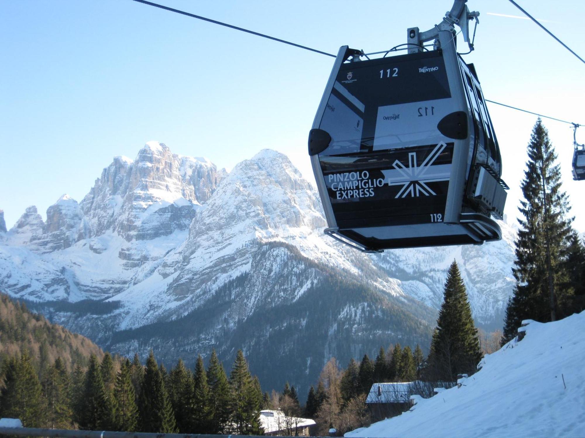 Hotel Europeo Alpine Charme & Wellness Пинцоло Экстерьер фото