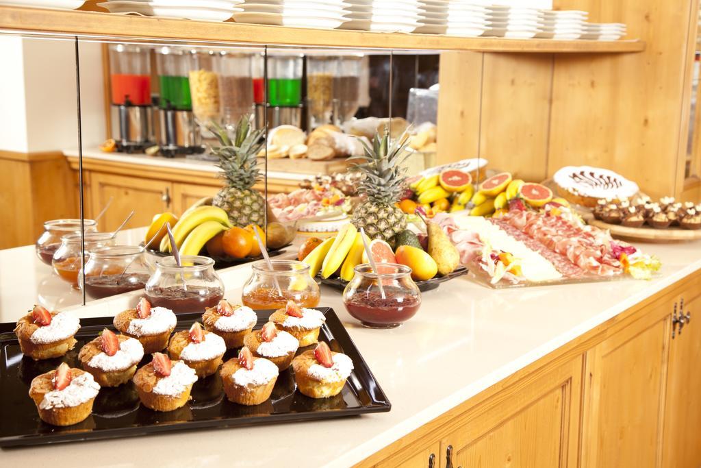 Hotel Europeo Alpine Charme & Wellness Пинцоло Экстерьер фото
