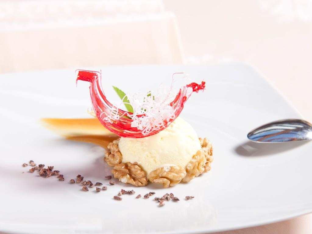 Hotel Europeo Alpine Charme & Wellness Пинцоло Экстерьер фото