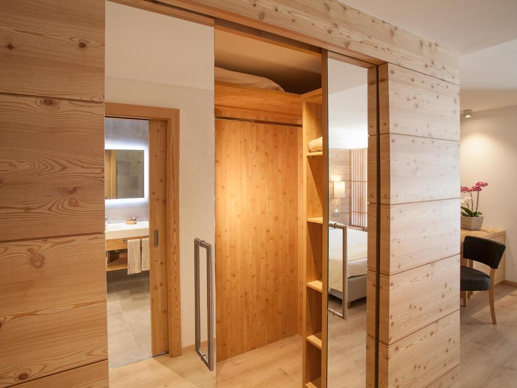 Hotel Europeo Alpine Charme & Wellness Пинцоло Номер фото