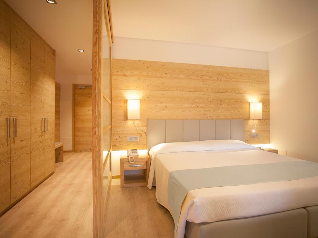 Hotel Europeo Alpine Charme & Wellness Пинцоло Номер фото