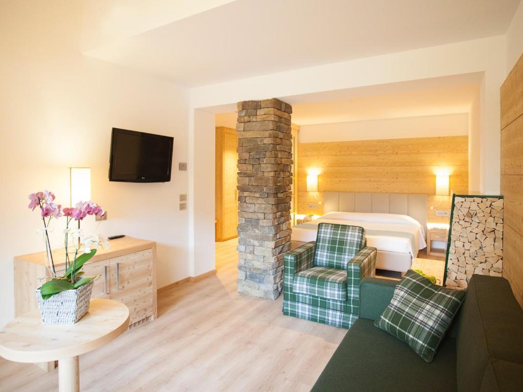 Hotel Europeo Alpine Charme & Wellness Пинцоло Номер фото