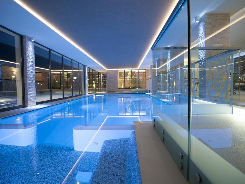 Hotel Europeo Alpine Charme & Wellness Пинцоло Экстерьер фото