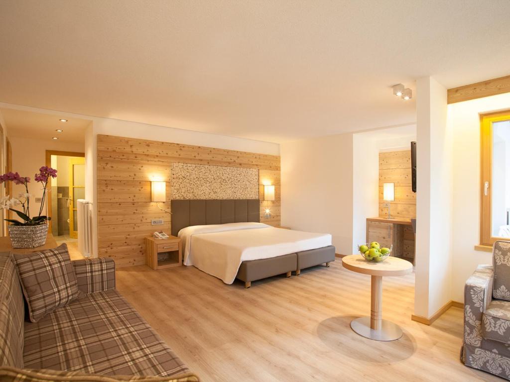 Hotel Europeo Alpine Charme & Wellness Пинцоло Экстерьер фото