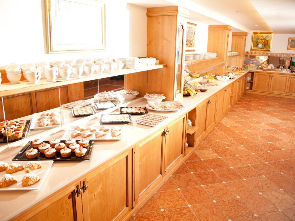 Hotel Europeo Alpine Charme & Wellness Пинцоло Экстерьер фото
