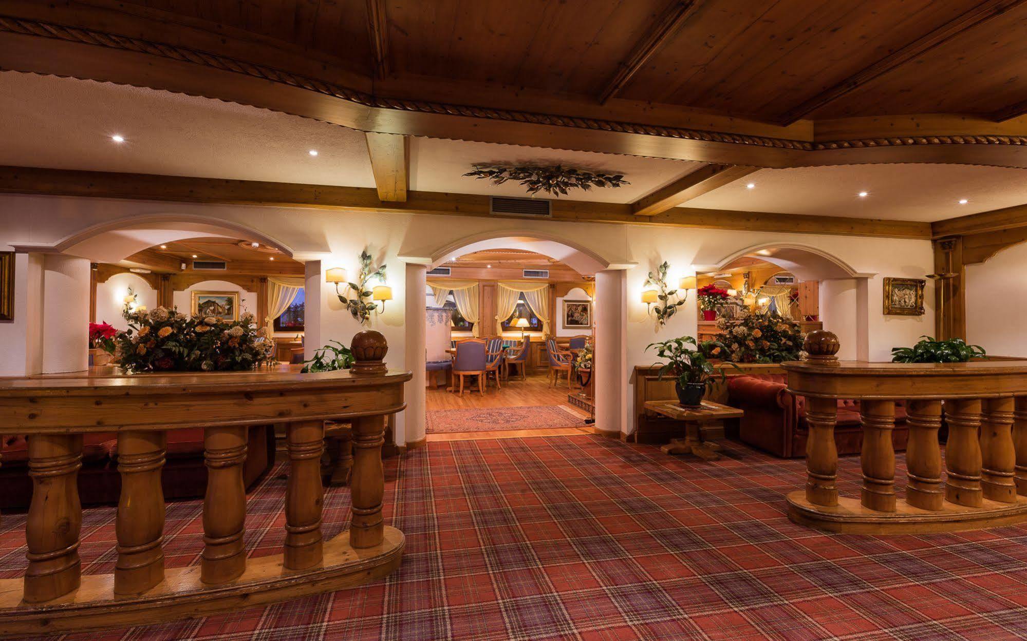Hotel Europeo Alpine Charme & Wellness Пинцоло Экстерьер фото