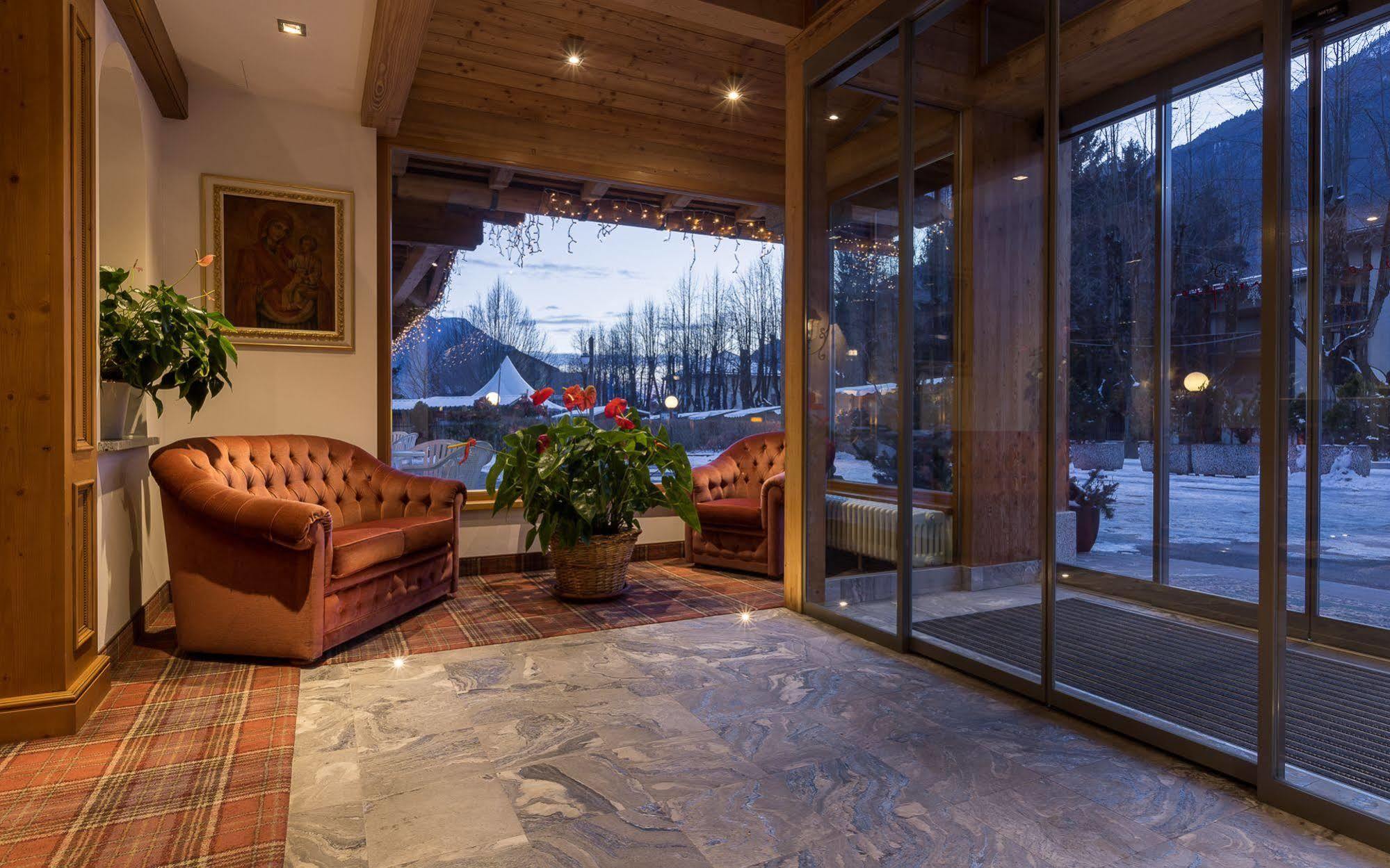 Hotel Europeo Alpine Charme & Wellness Пинцоло Экстерьер фото